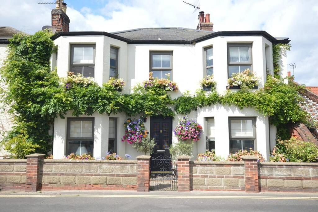 Moonfleet House Winterton-on-Sea Exterior foto